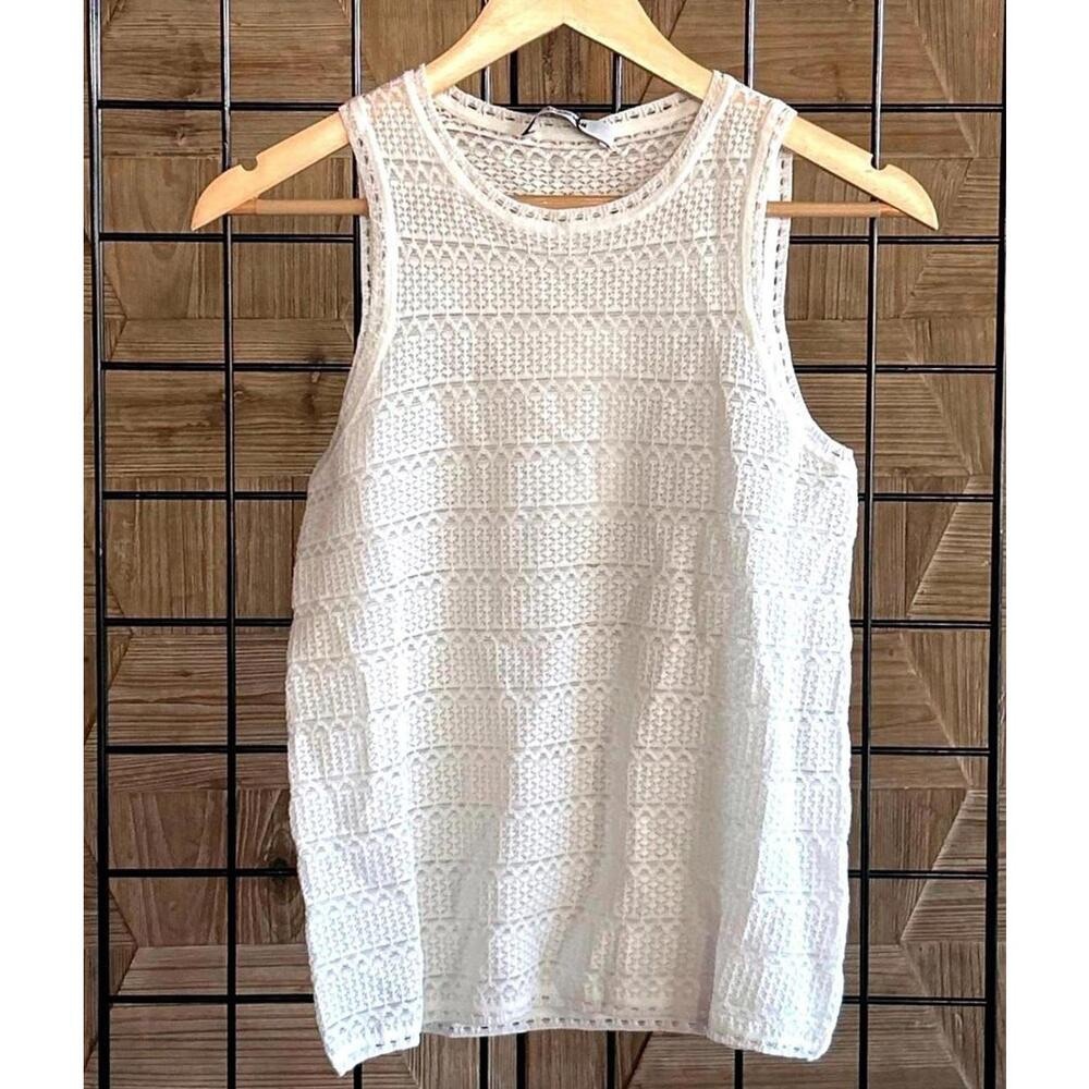 Elegant White Sleeveless Lace Top